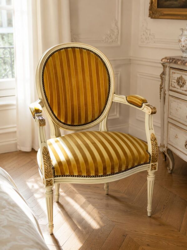 Luxusné starožitné kreslo v štýle Ľudovíta XVI. (Fauteuil) 
